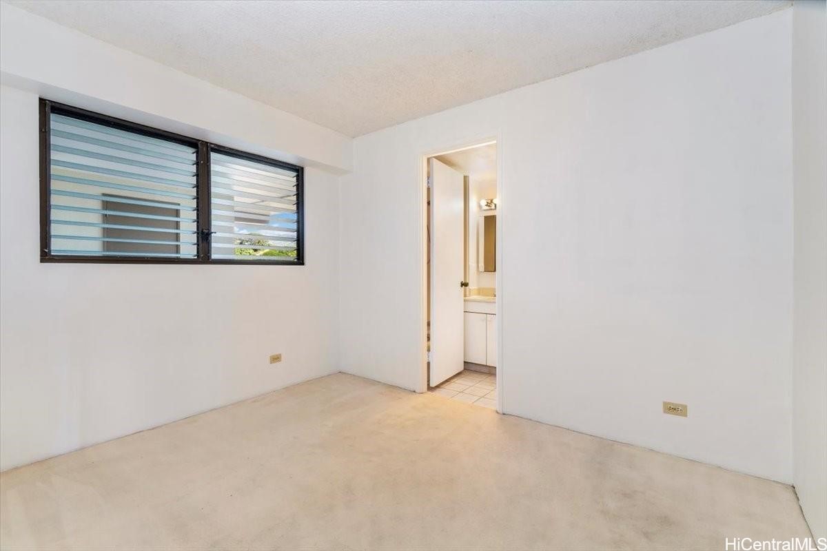 1521 Alexander Street 905