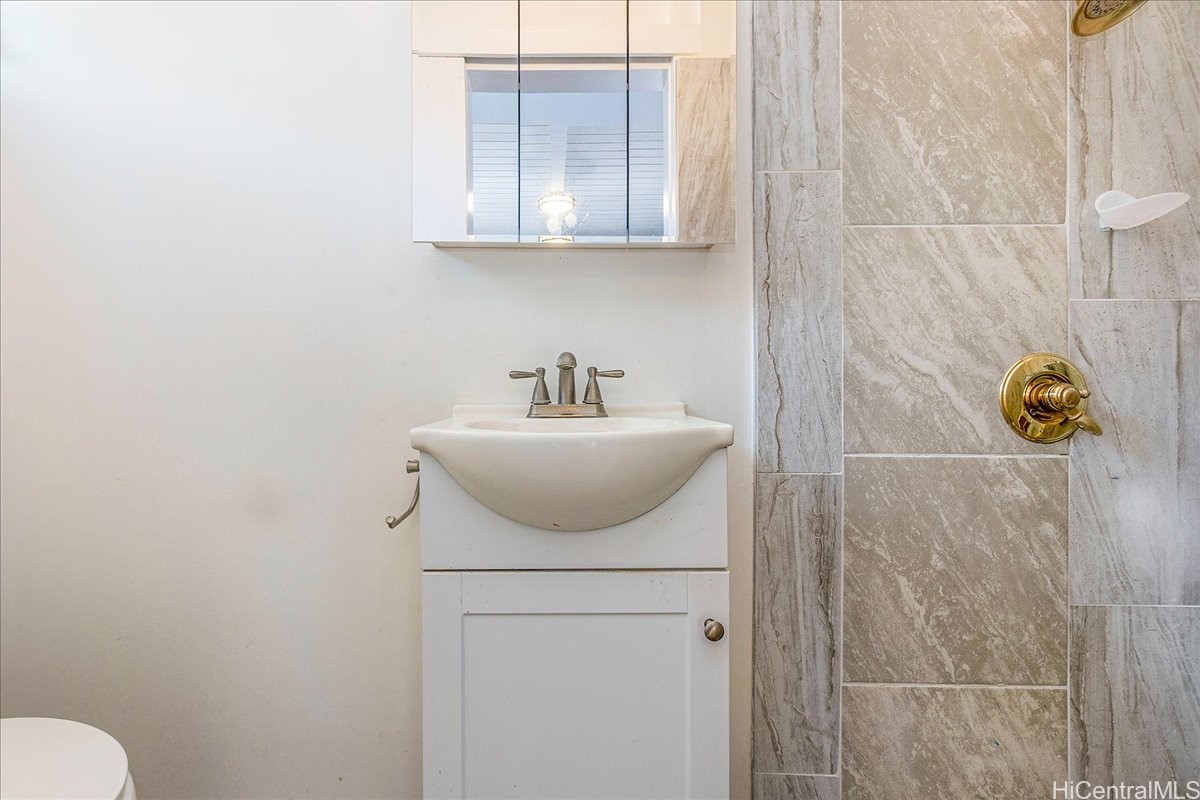 4906 Kilauea Avenue 2