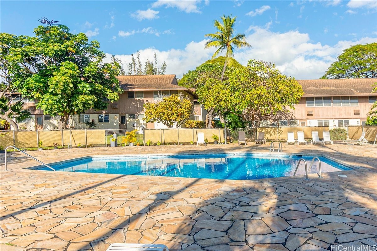 4906 Kilauea Avenue 2