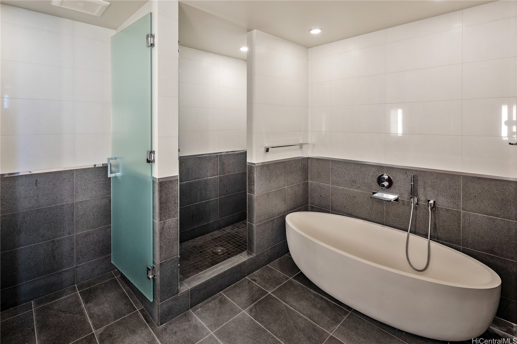 1108 Auahi Street 1202