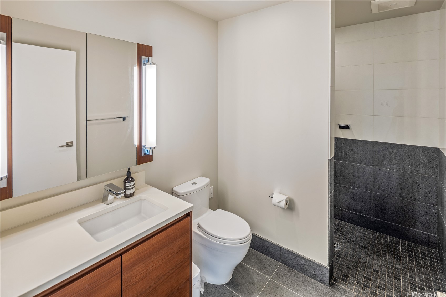 1108 Auahi Street 1202