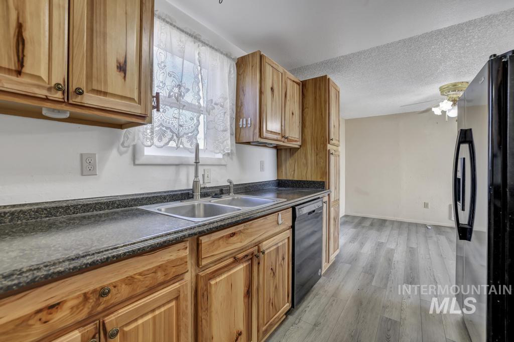 620 Orchard Ave