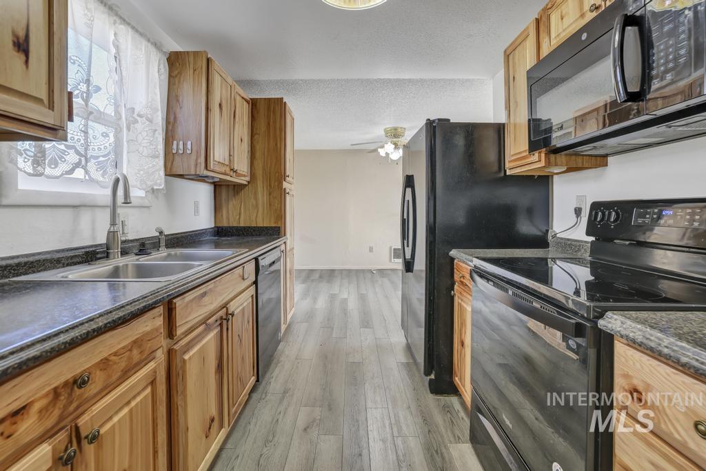 620 Orchard Ave