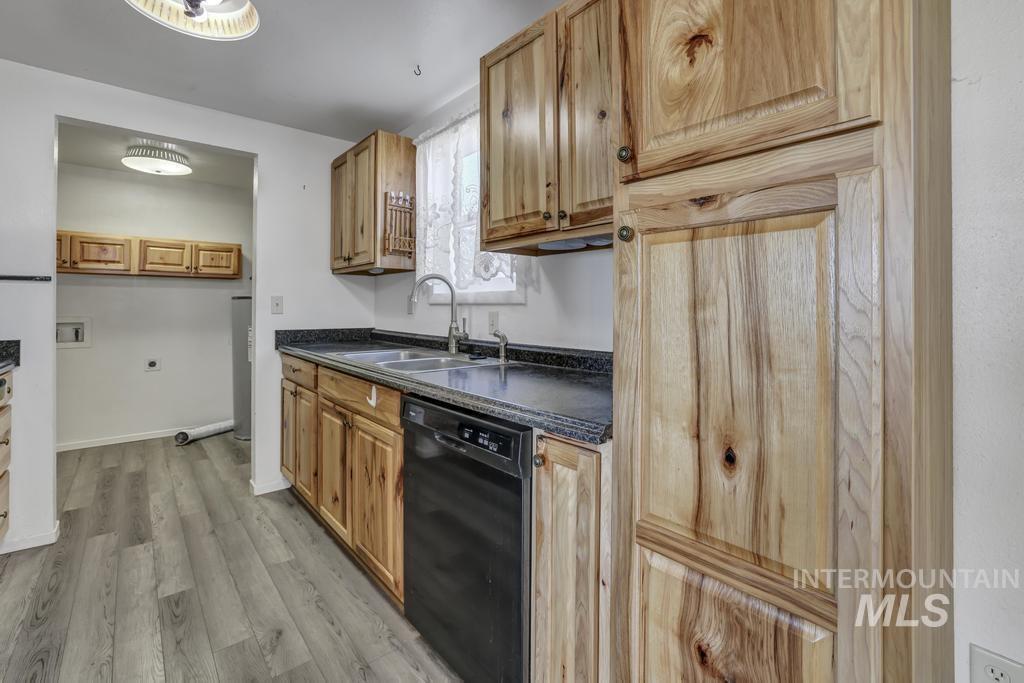 620 Orchard Ave