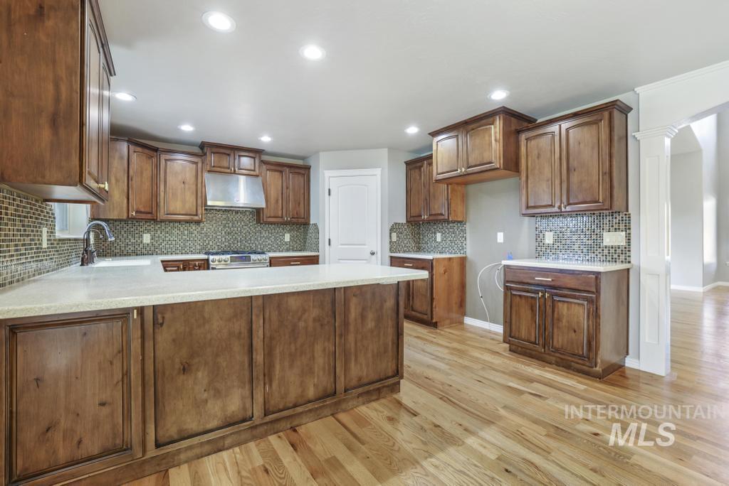 2121 Settlers Lane