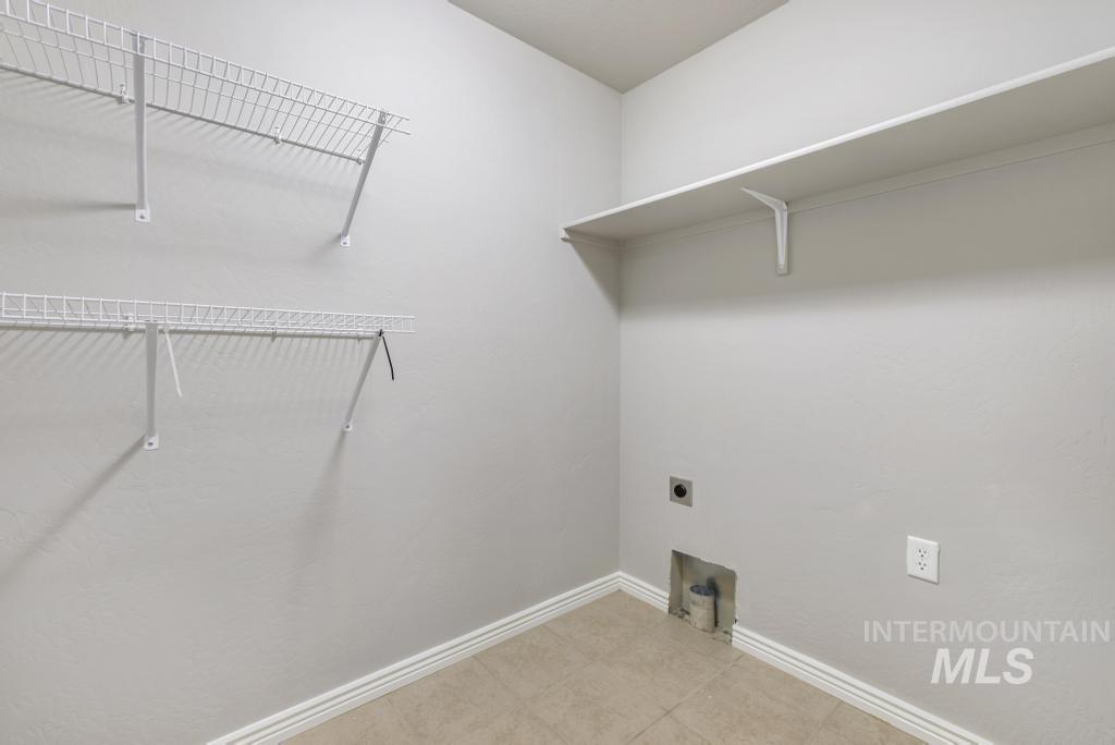 2121 Settlers Lane