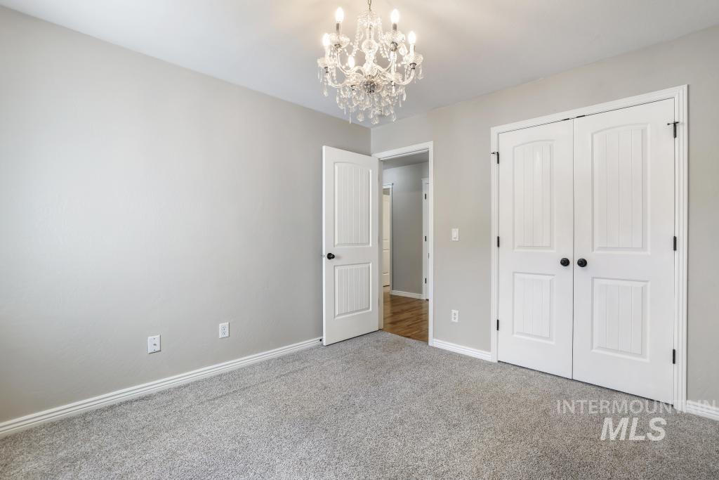 2121 Settlers Lane