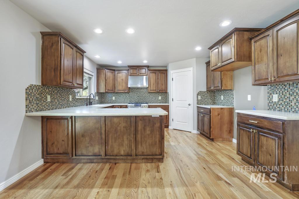 2121 Settlers Lane