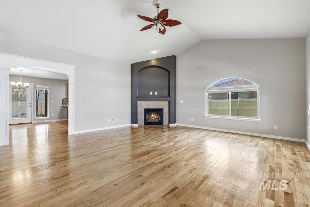 2121 Settlers Lane