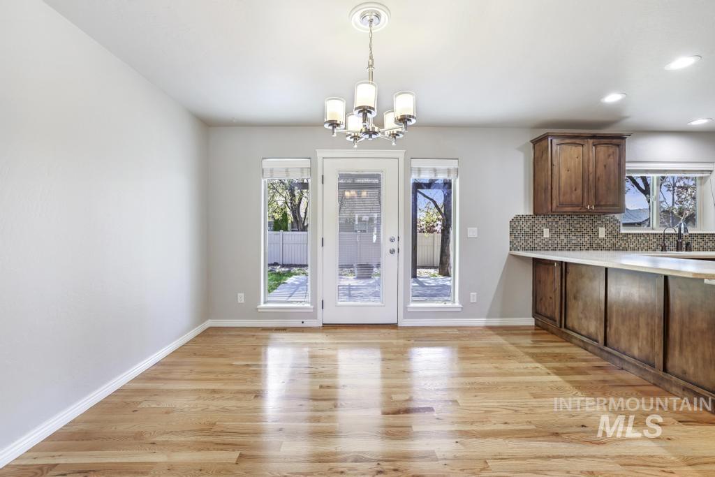 2121 Settlers Lane