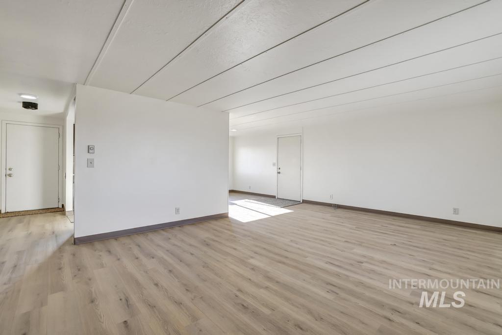 253 E Baseline Rd
