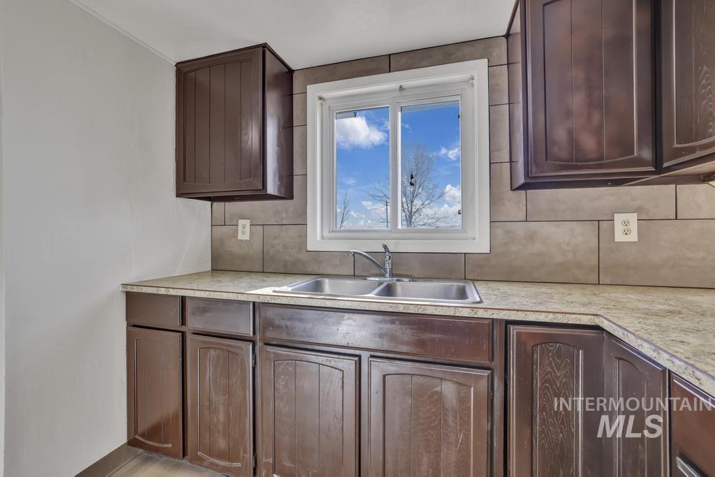 253 E Baseline Rd