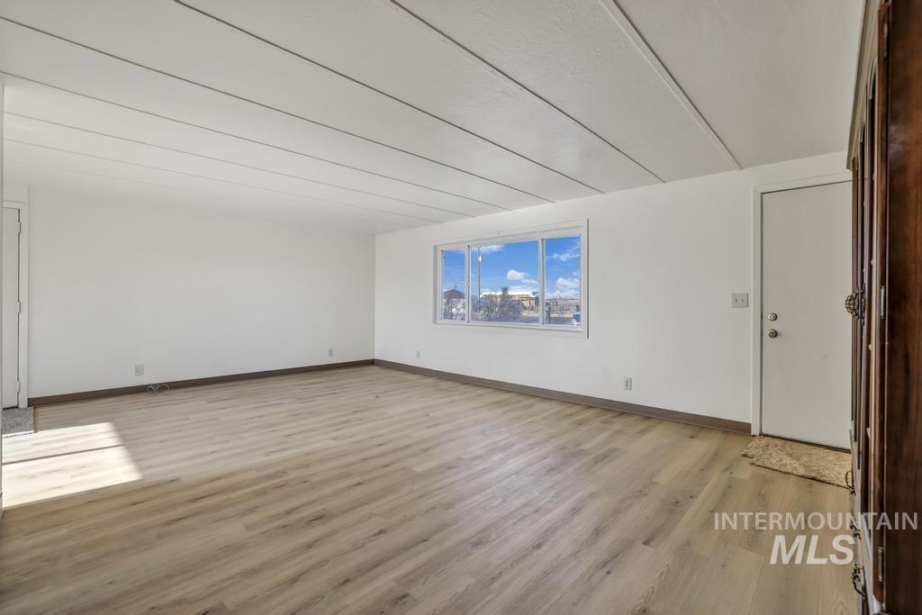 253 E Baseline Rd