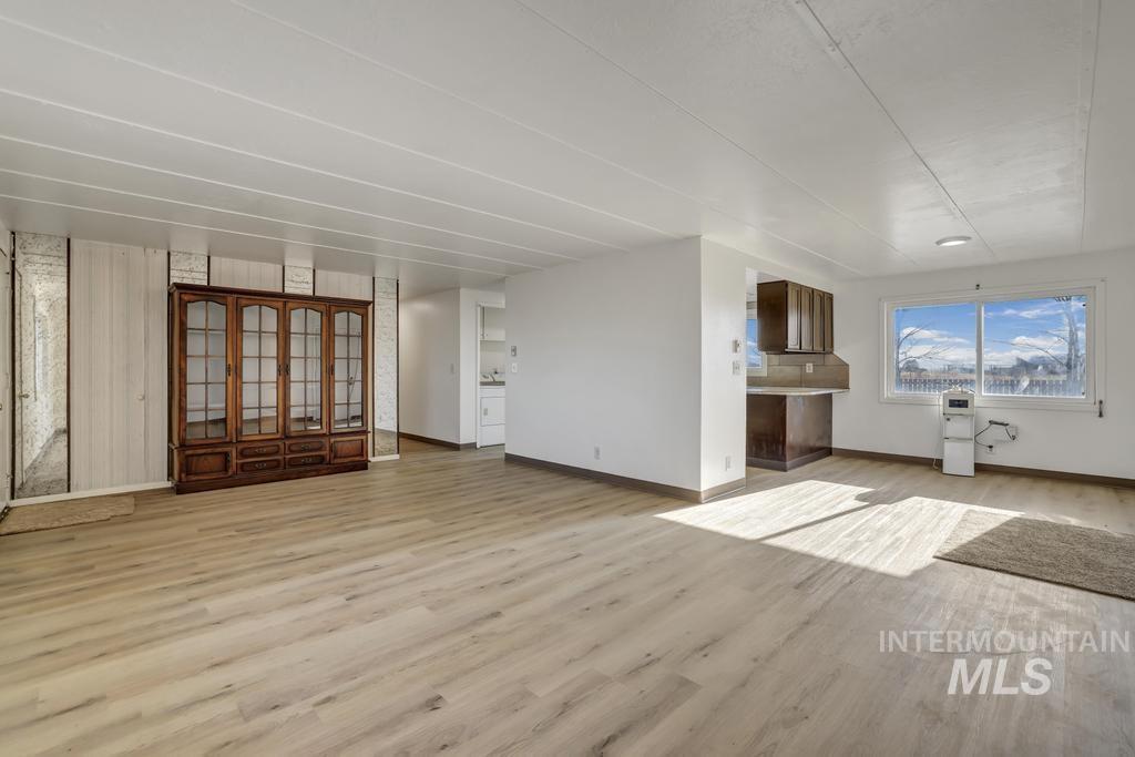 253 E Baseline Rd