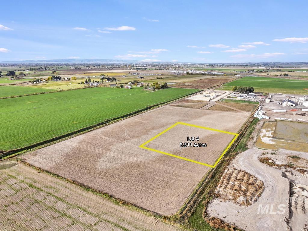 TBD 200 W Lot 4