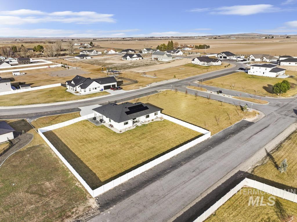 3827 Susan Circle W