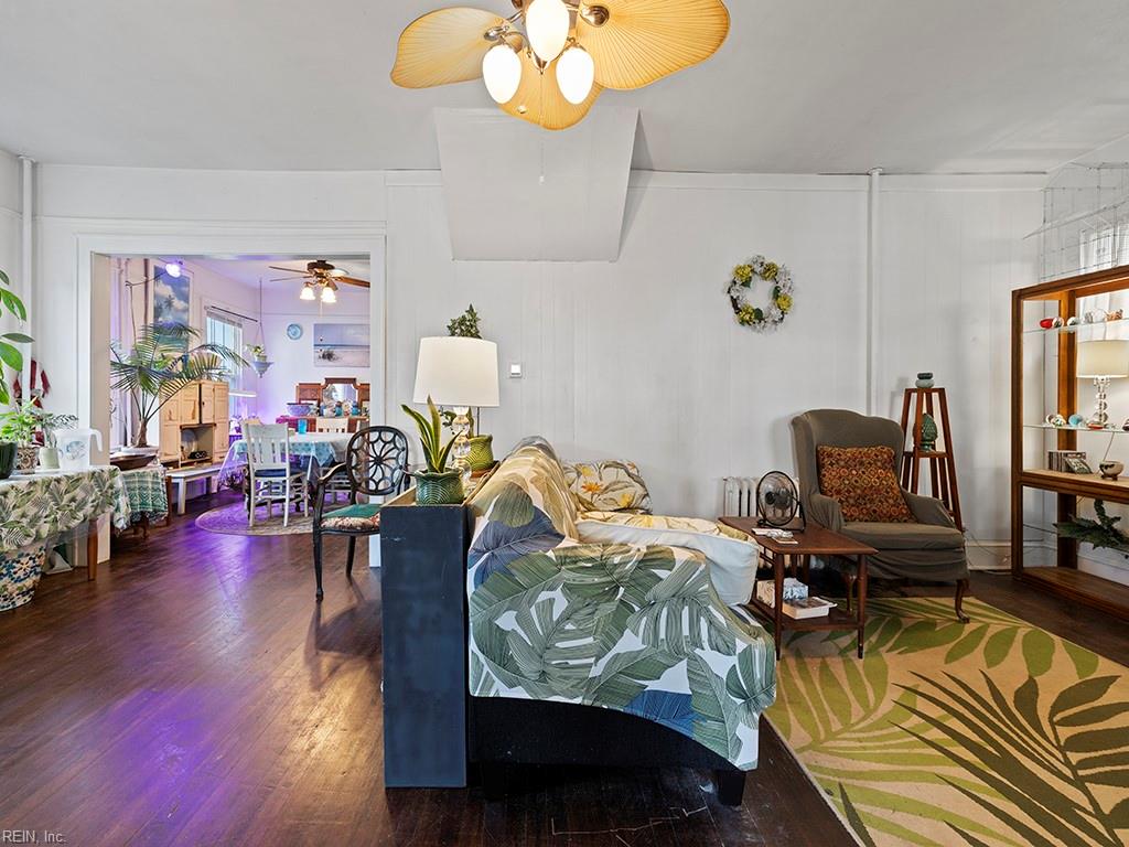 133 W Government AVE