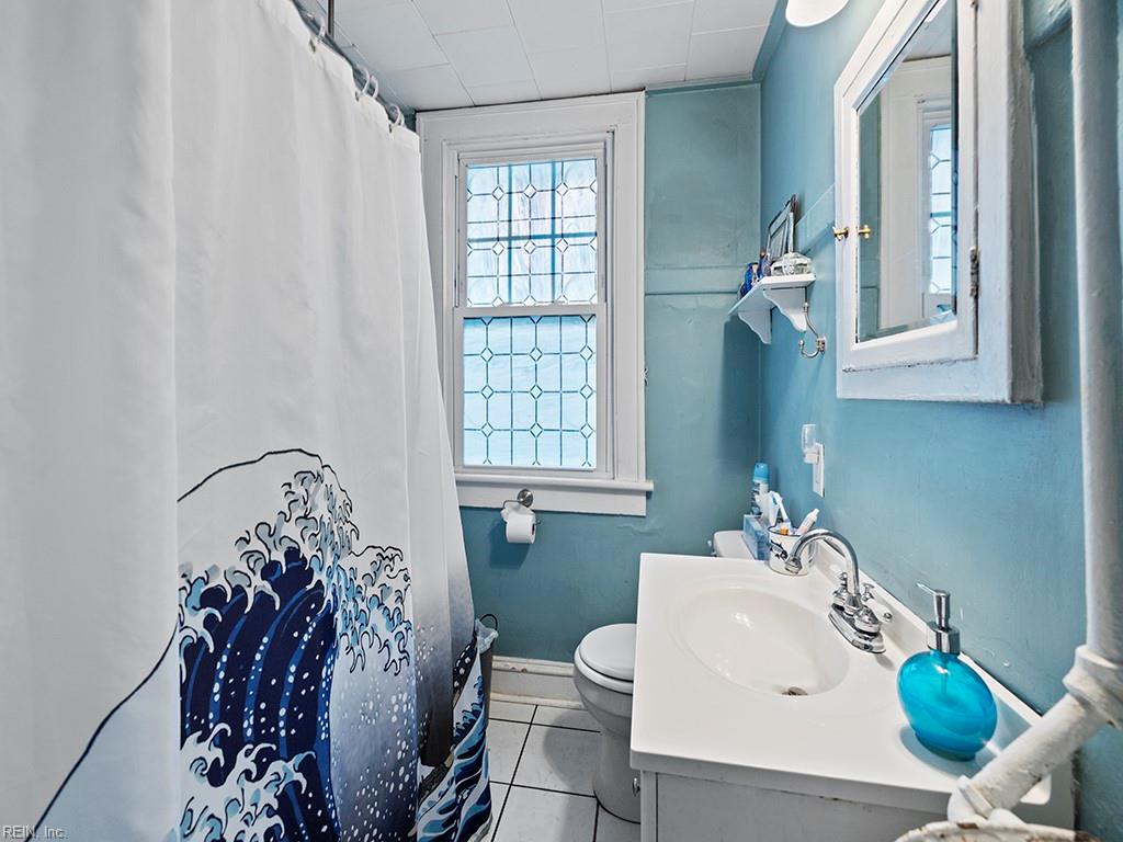 133 W Government AVE