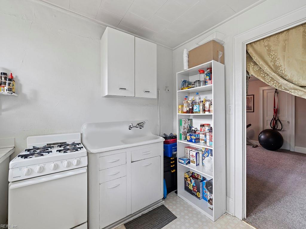 133 W Government AVE