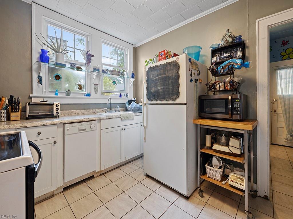 133 W Government AVE