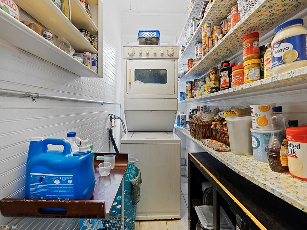 133 W Government AVE