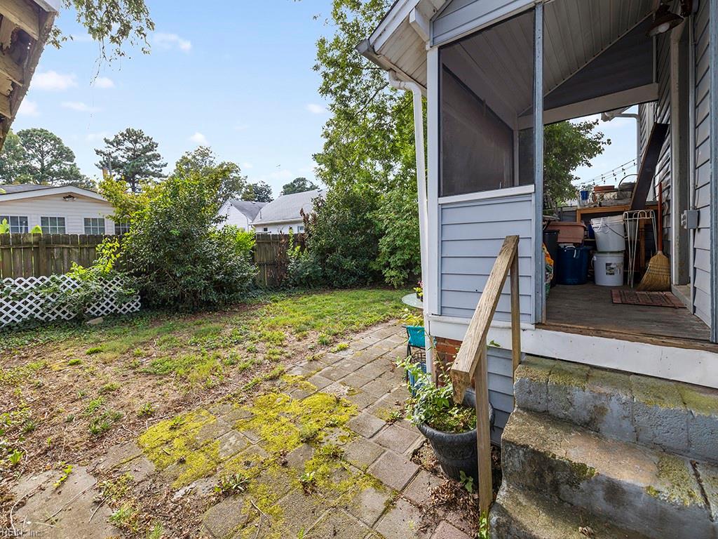 133 W Government AVE