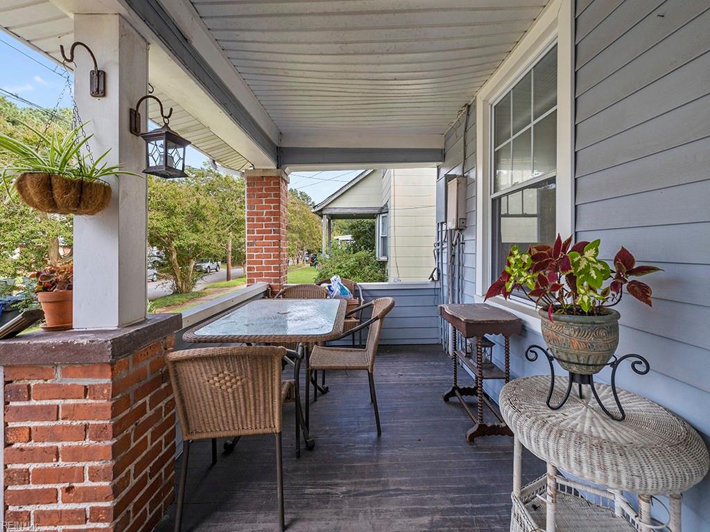 133 W Government AVE