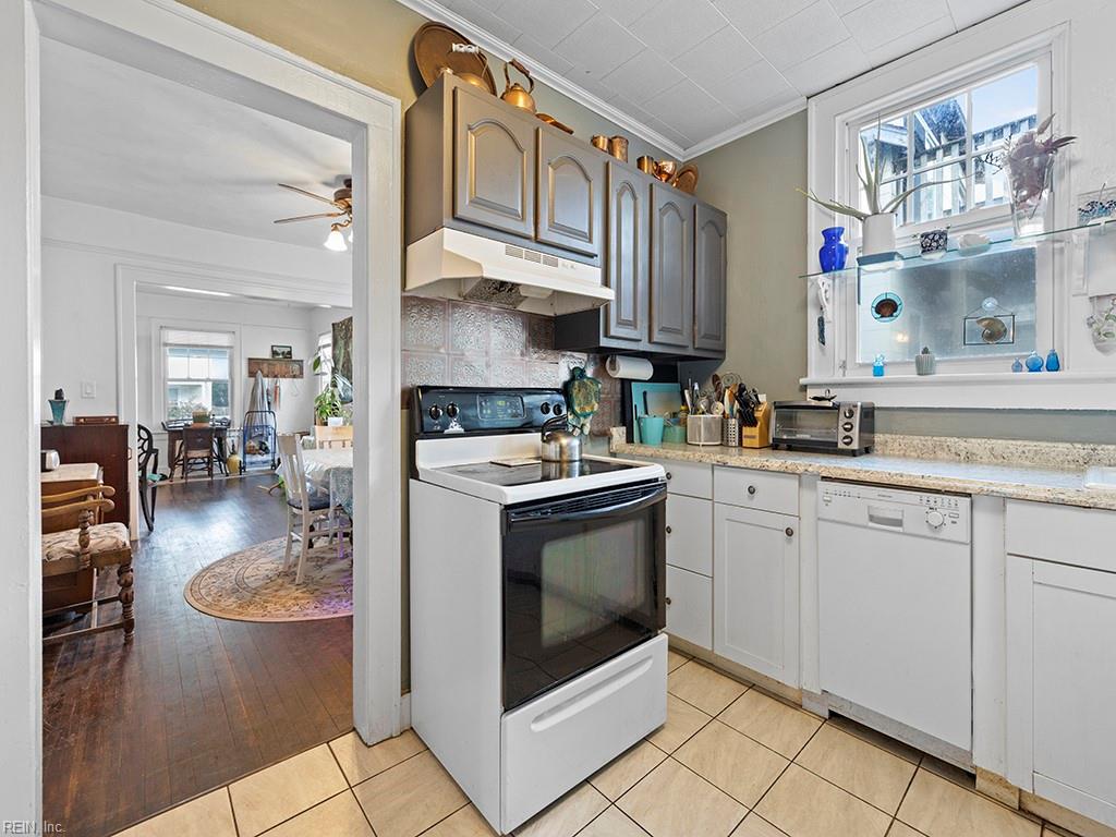 133 W Government AVE