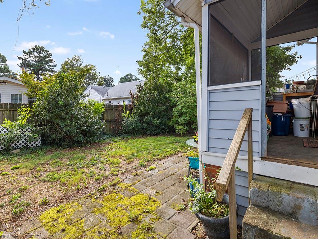 133 W Government AVE