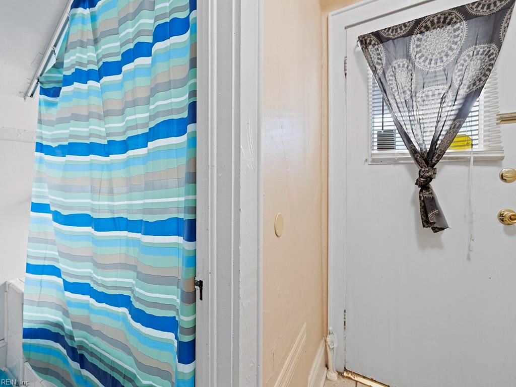 133 W Government AVE