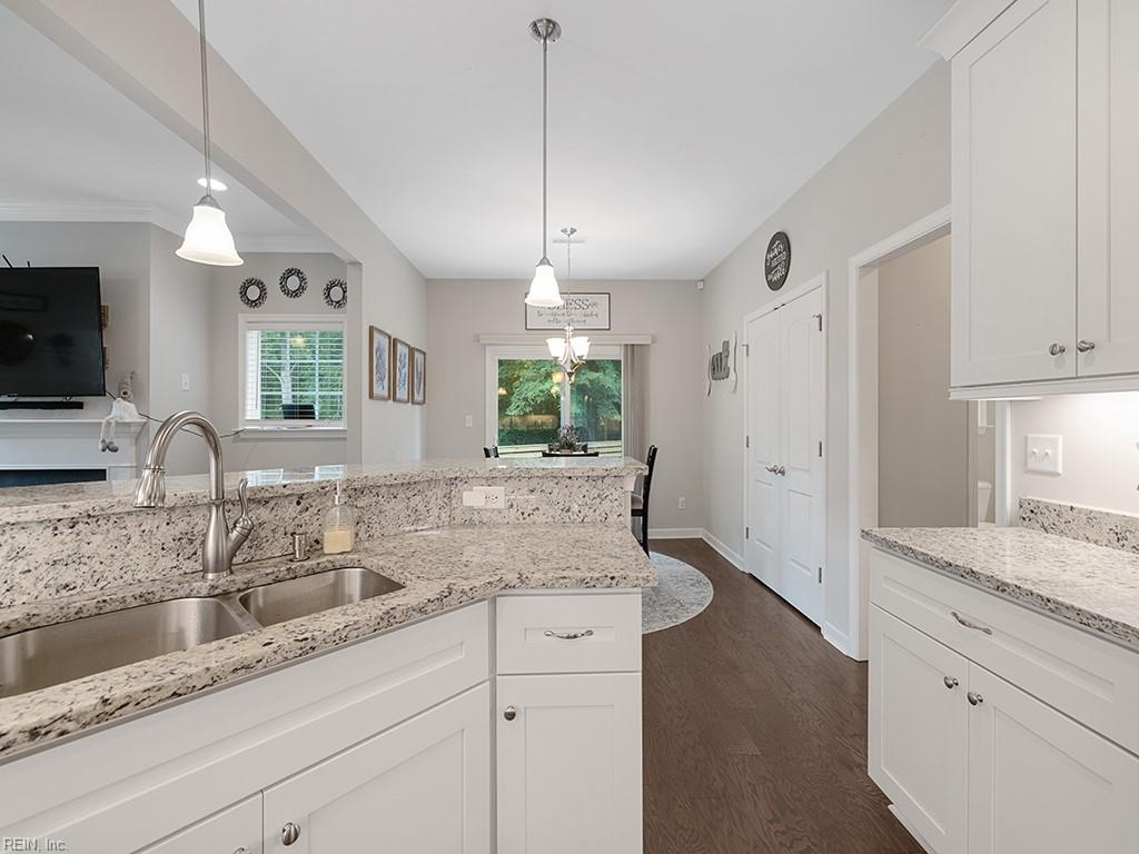 5804 Bernhowe Manor LN