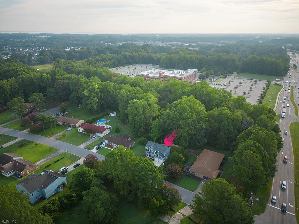 5804 Bernhowe Manor LN