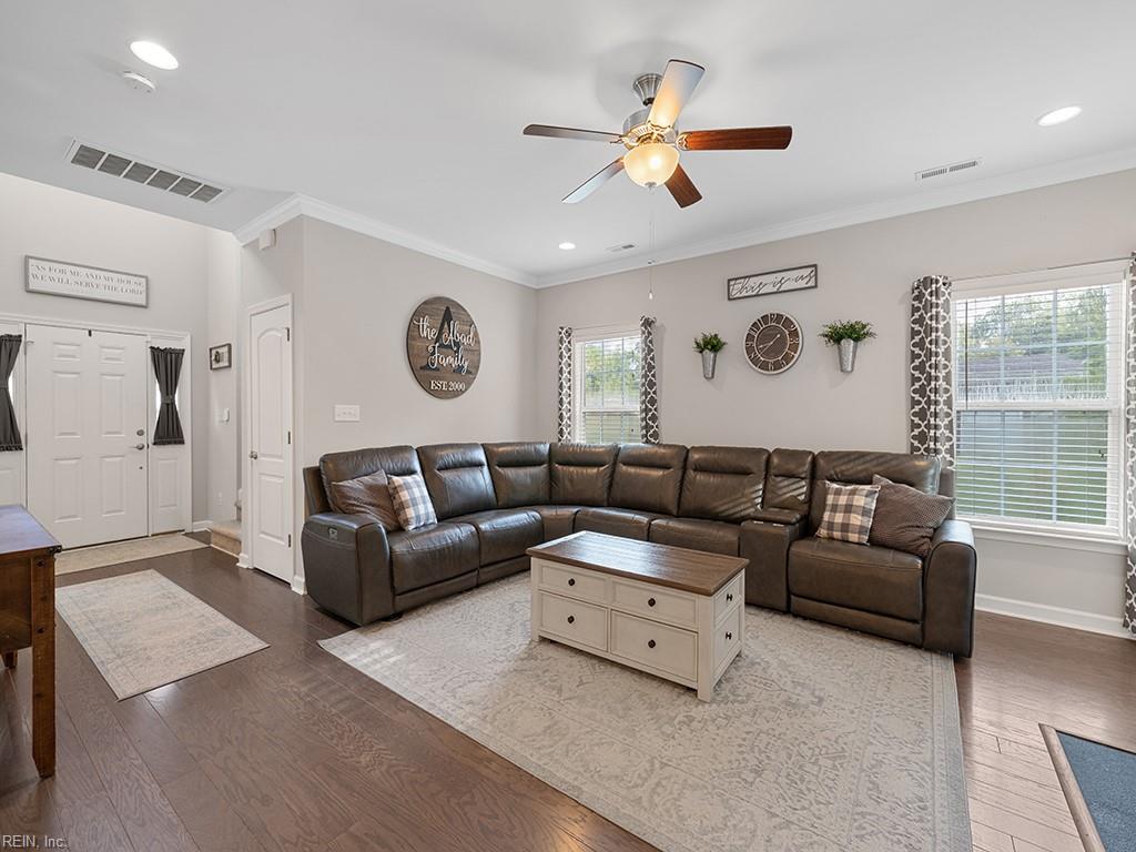 5804 Bernhowe Manor LN