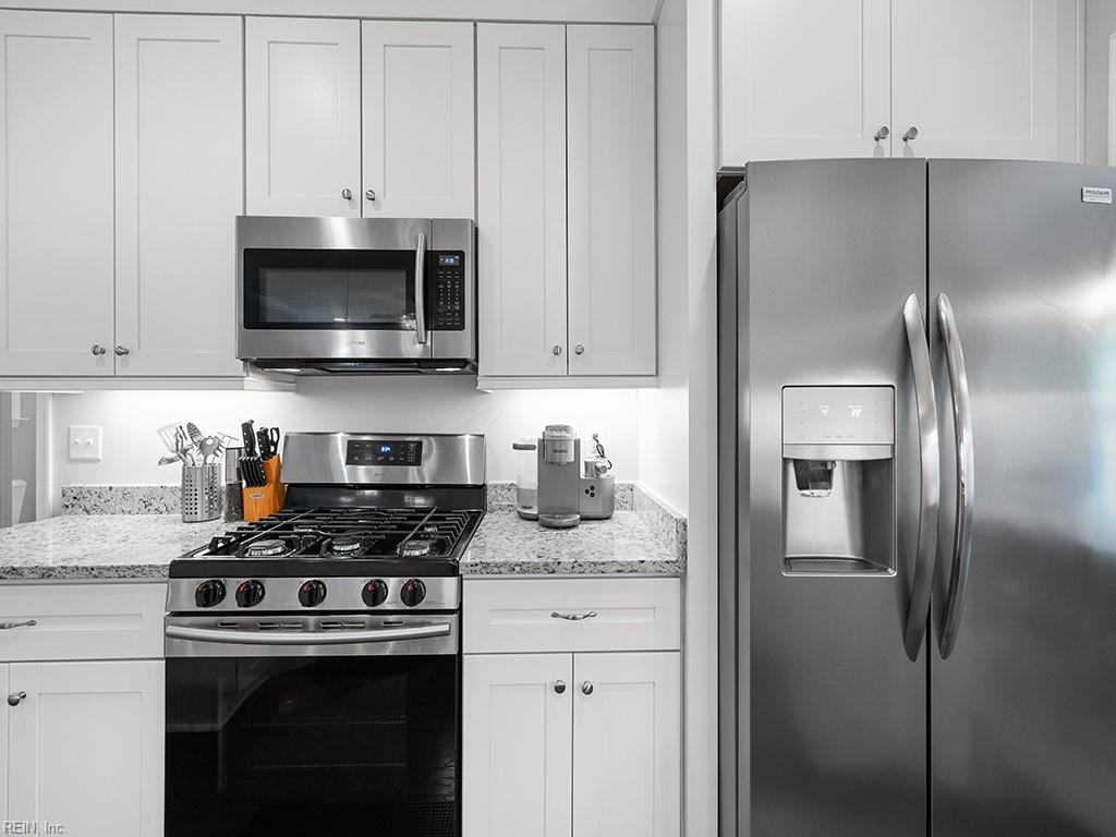 5804 Bernhowe Manor LN