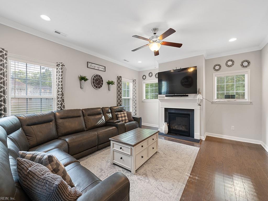 5804 Bernhowe Manor LN