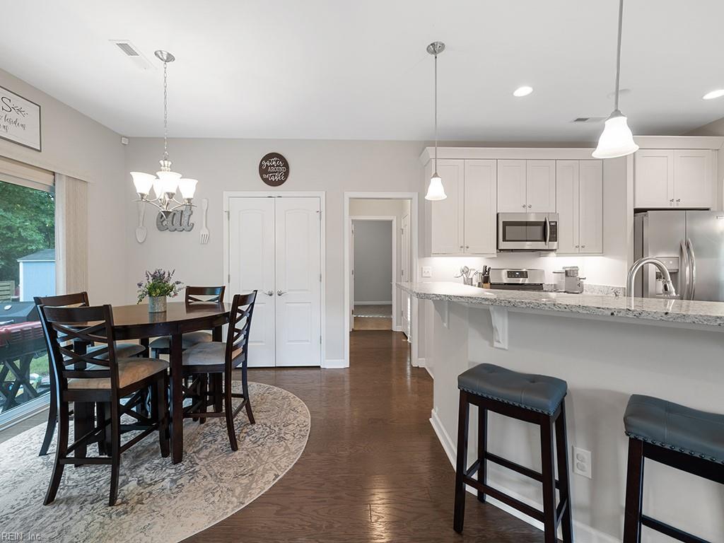 5804 Bernhowe Manor LN