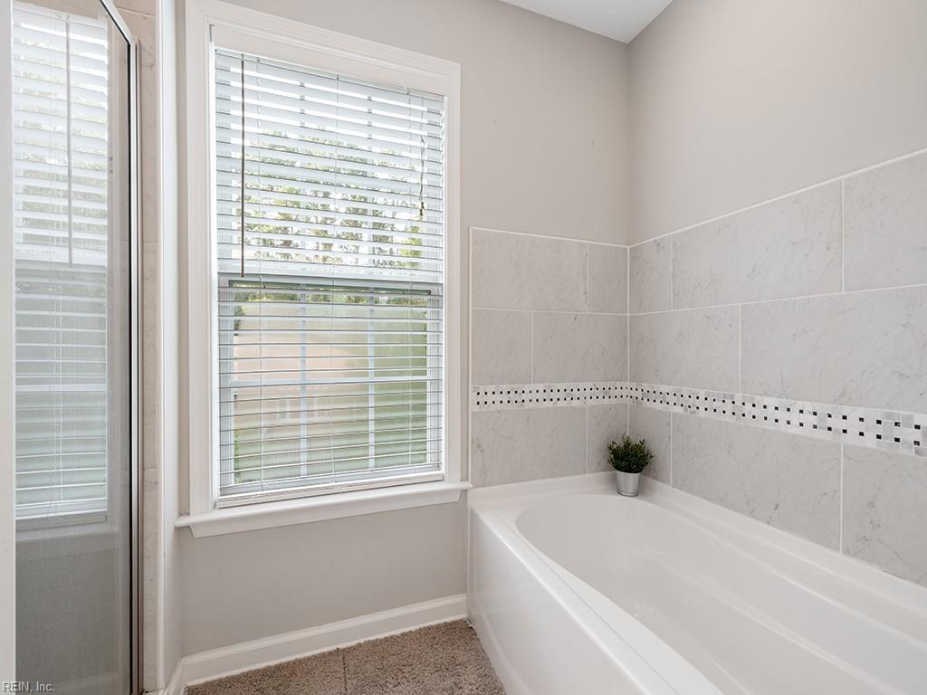 5804 Bernhowe Manor LN