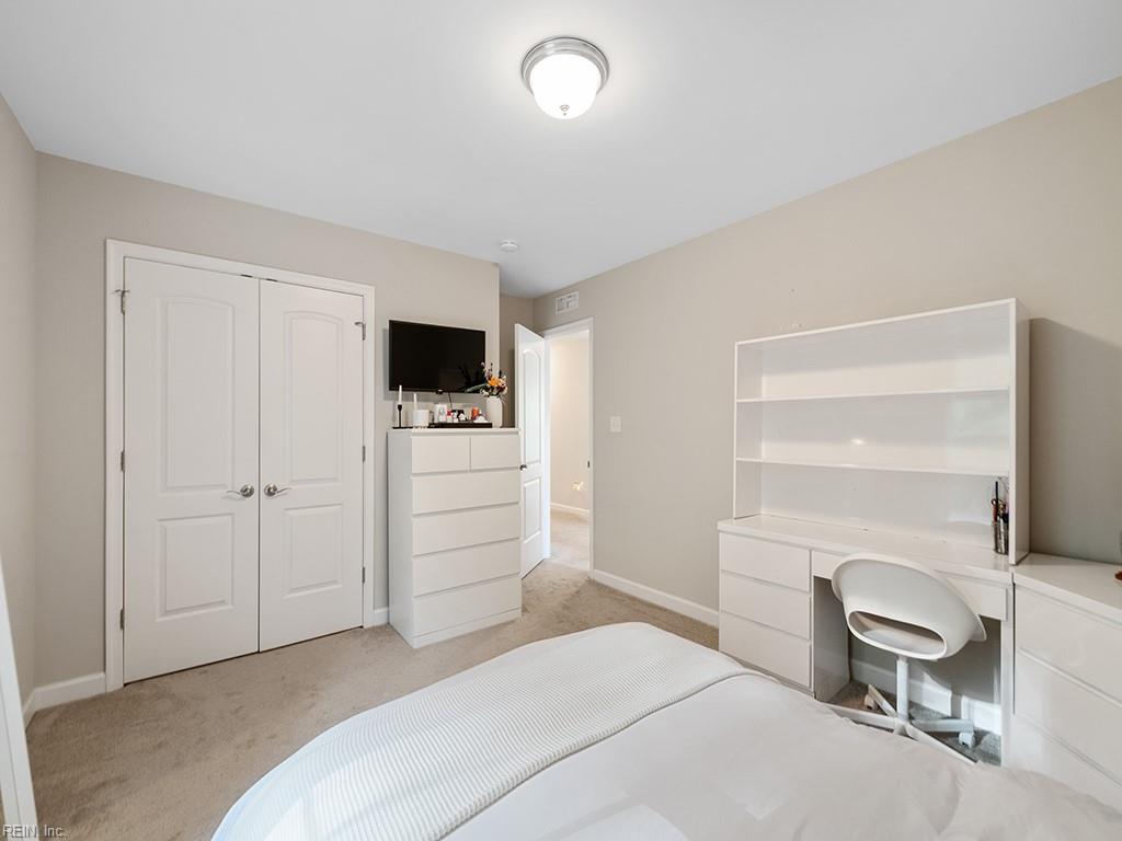 5804 Bernhowe Manor LN