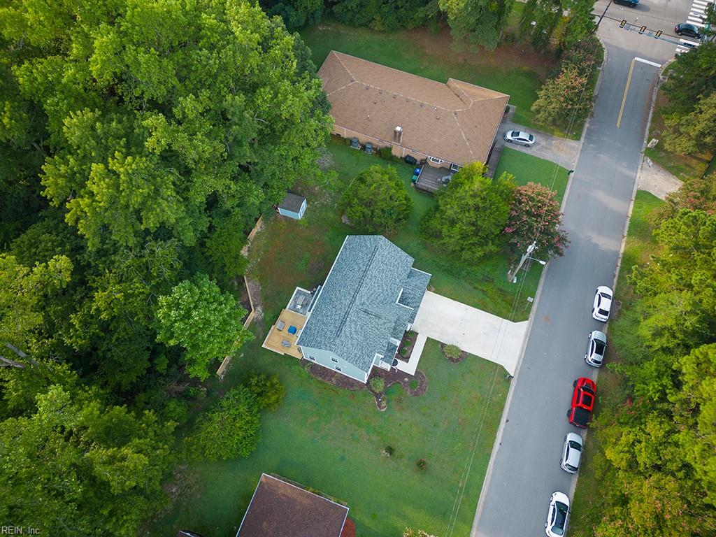 5804 Bernhowe Manor LN