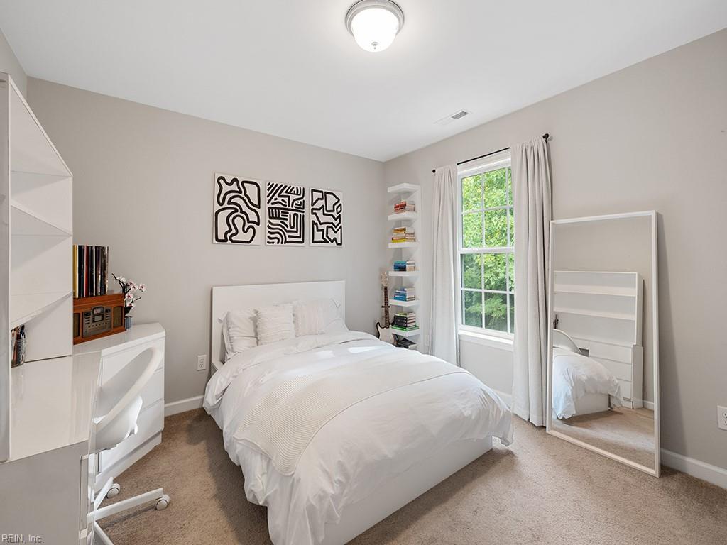 5804 Bernhowe Manor LN