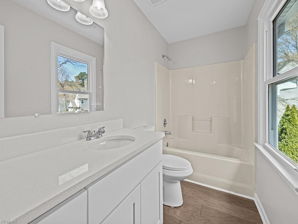 1300 Hunningdon Woods BLVD