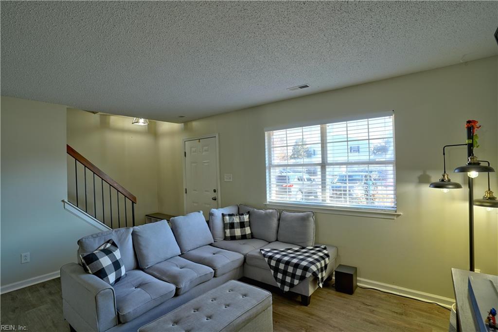 1803 Olde Buckingham RD