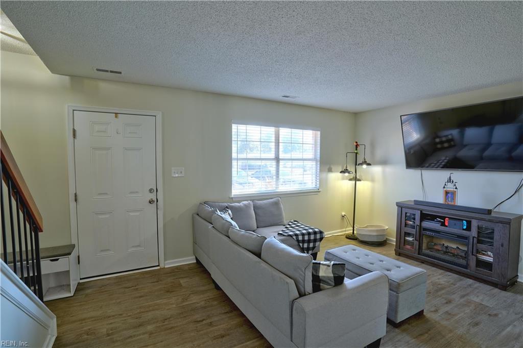 1803 Olde Buckingham RD