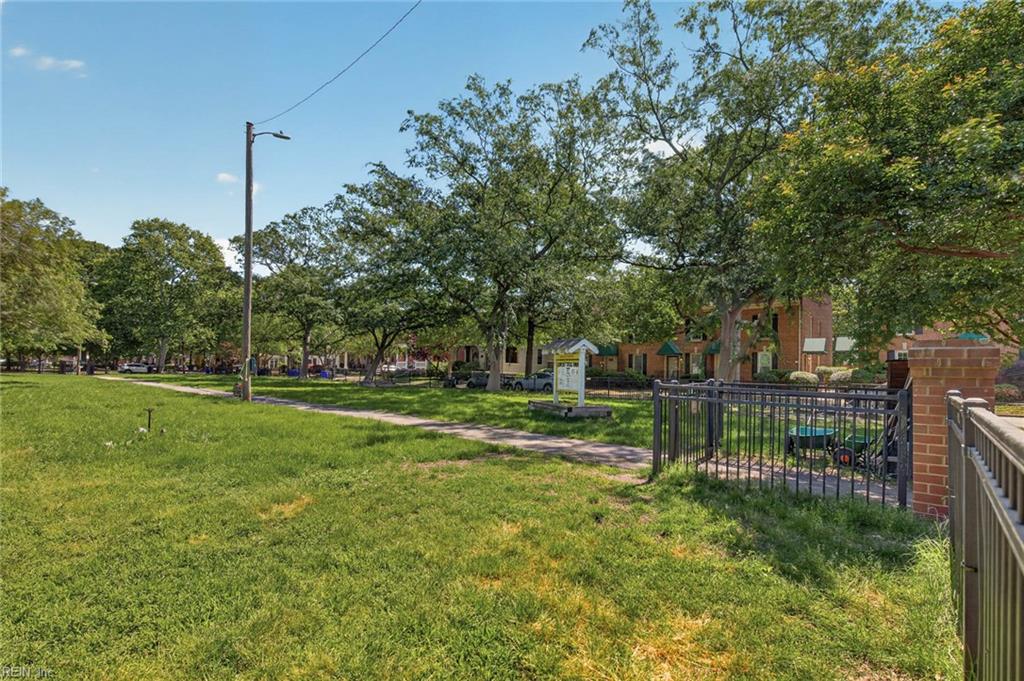 1206 Stockley GDNS 405
