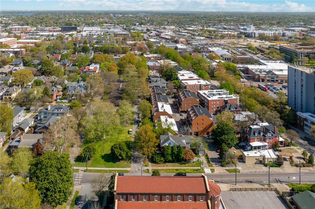 1206 Stockley GDNS 405