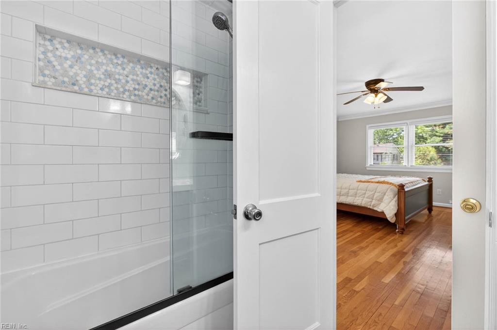 728 Queen Elizabeth DR