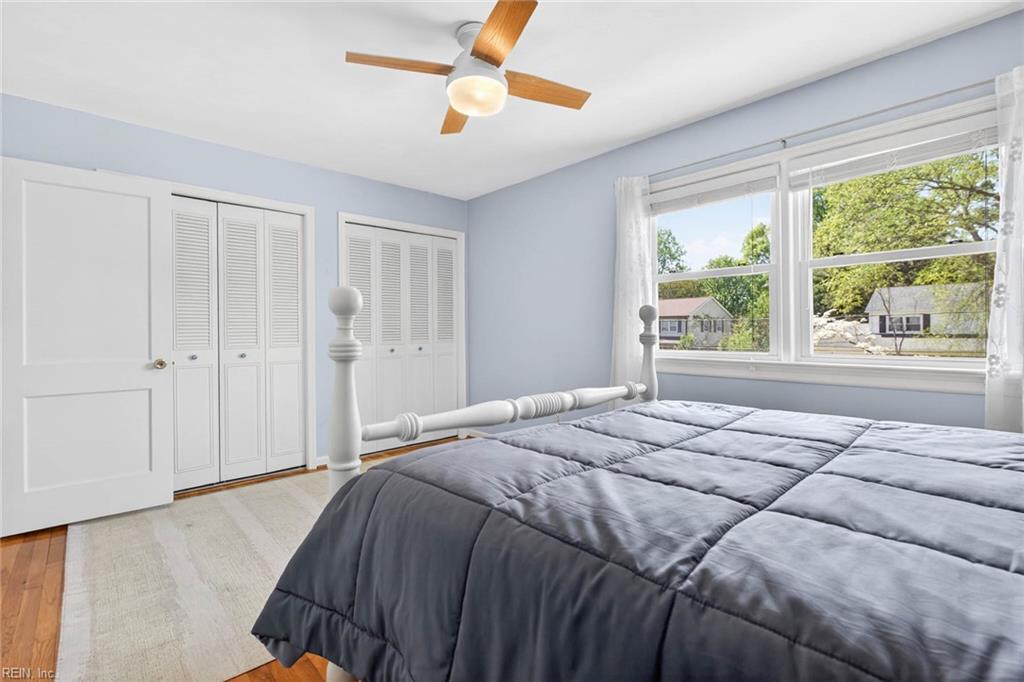 728 Queen Elizabeth DR