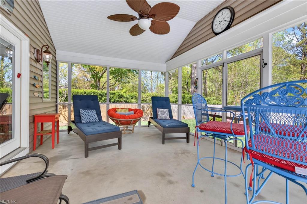 728 Queen Elizabeth DR