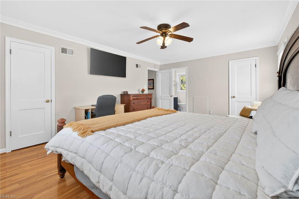 728 Queen Elizabeth DR