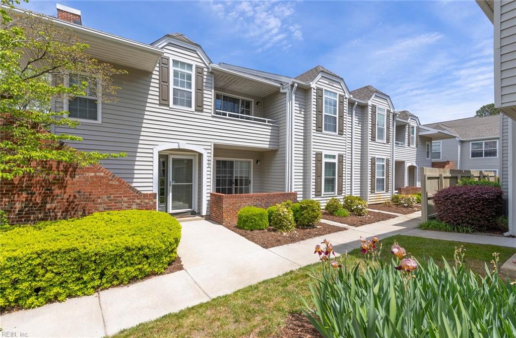 4910 Cypress Point CIR 102